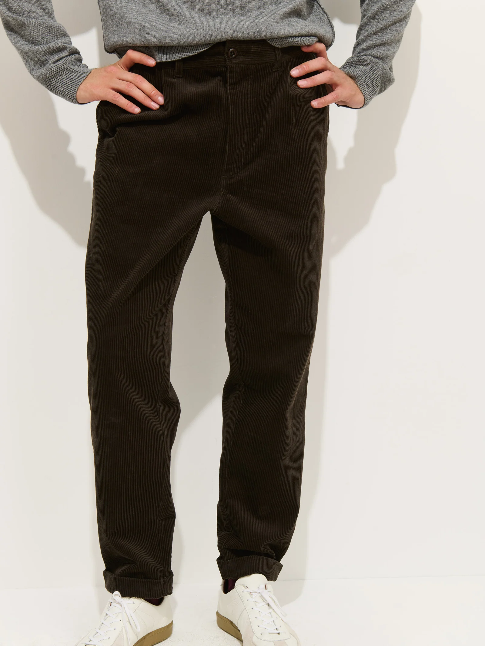 Standard Pleated Pant In Cord